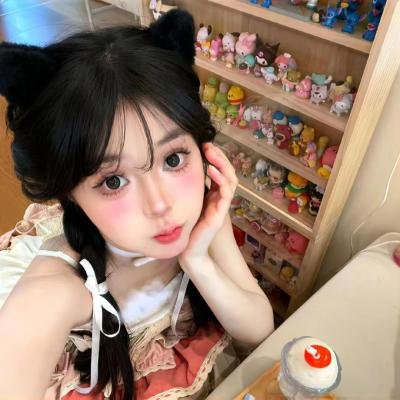 红唇相吻
